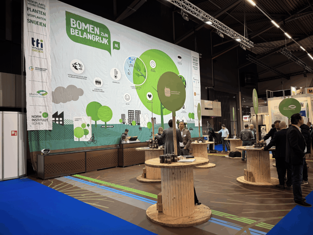 Beurswand en vloersticker op Infratech beurs